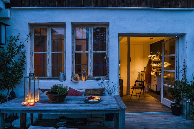 Summertime backyard powered by battery backup solar