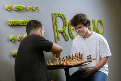 Chess at the Renuo office: thinking for ourselves