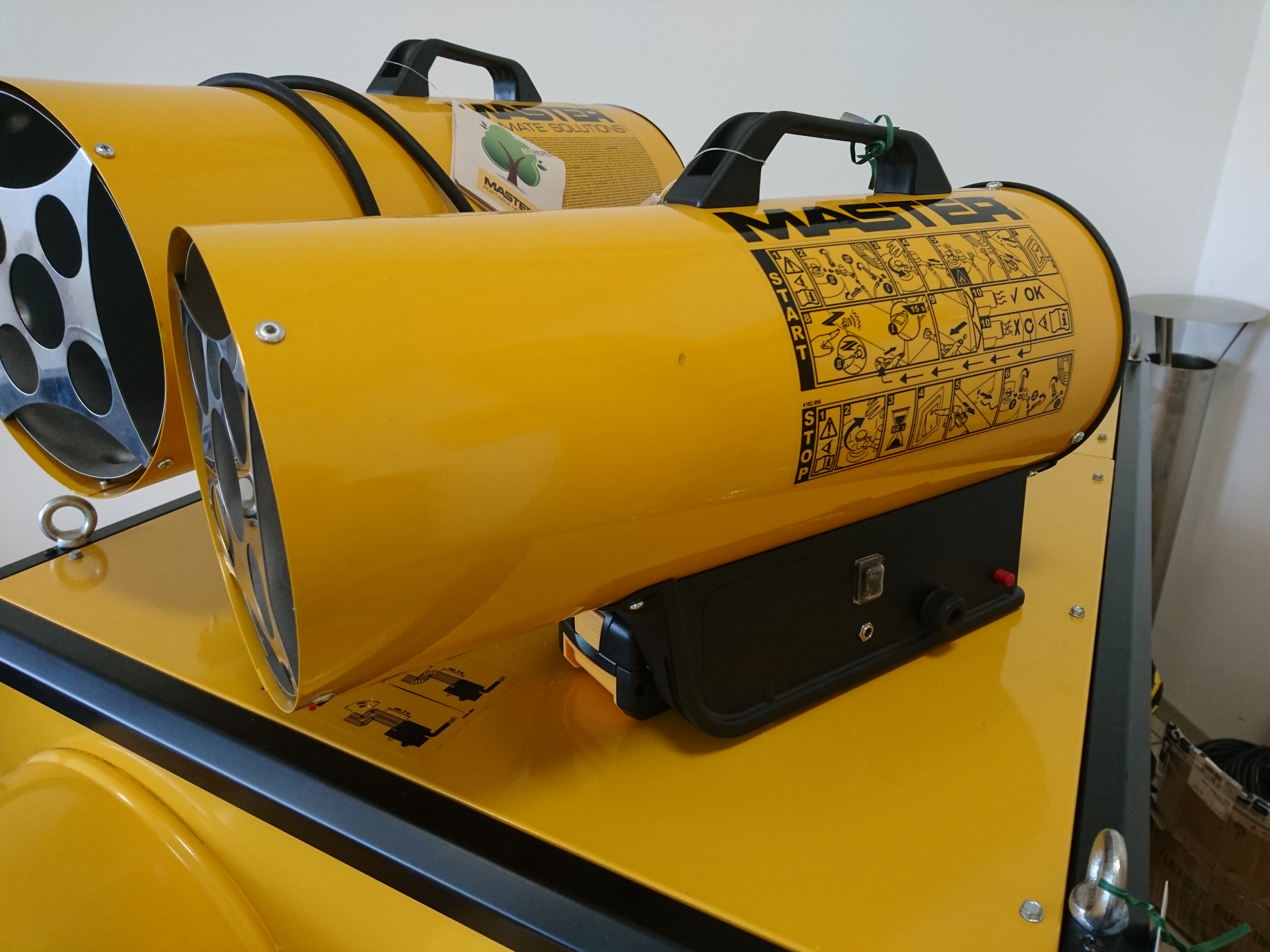 Master BLP 33 ET è un generatore d'aria calda a Gpl con accensione elettronica è di facile utilizzo adatto ad ambienti medio grandi come officine e spazi industriali. 