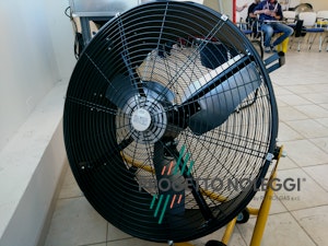 Master DF 30 è un ventilatore professionale a elevato flusso d'aria, facile da utilizzare e trasportare.