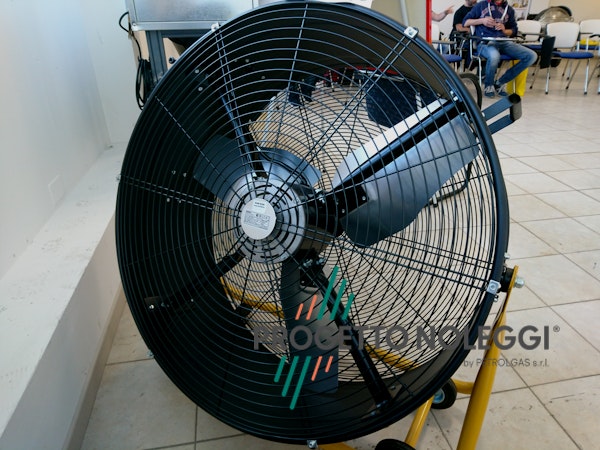 Master DF 30 è un ventilatore professionale a elevato flusso d'aria, facile da utilizzare e trasportare.
