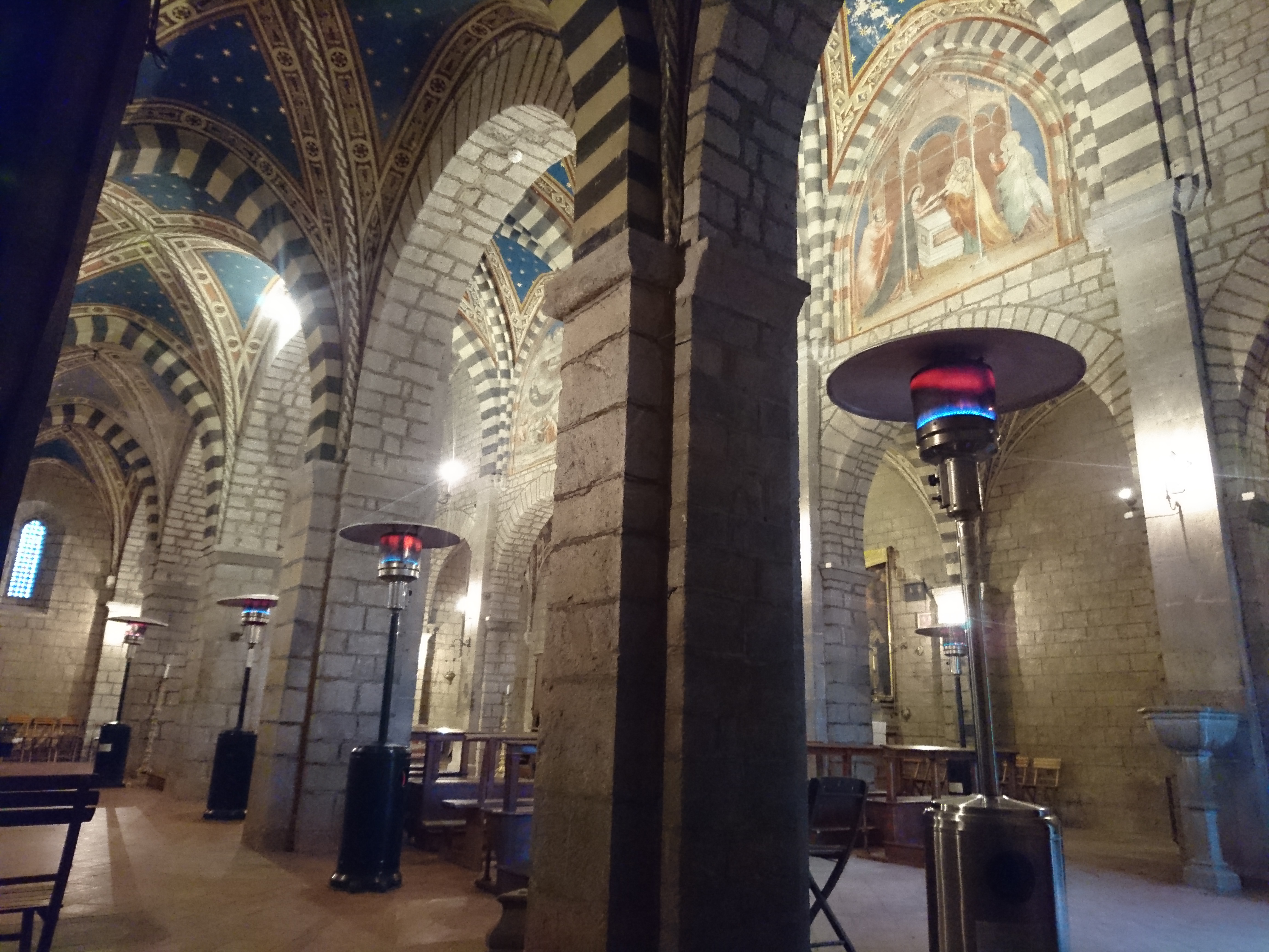 Il Fungo in acciaio Inox è un riscaldatore a GPL, con irraggiamento ad infrarossi in grado di generare 13 kW di potenza ed è utilizzato per piccoli o grandi ambienti.