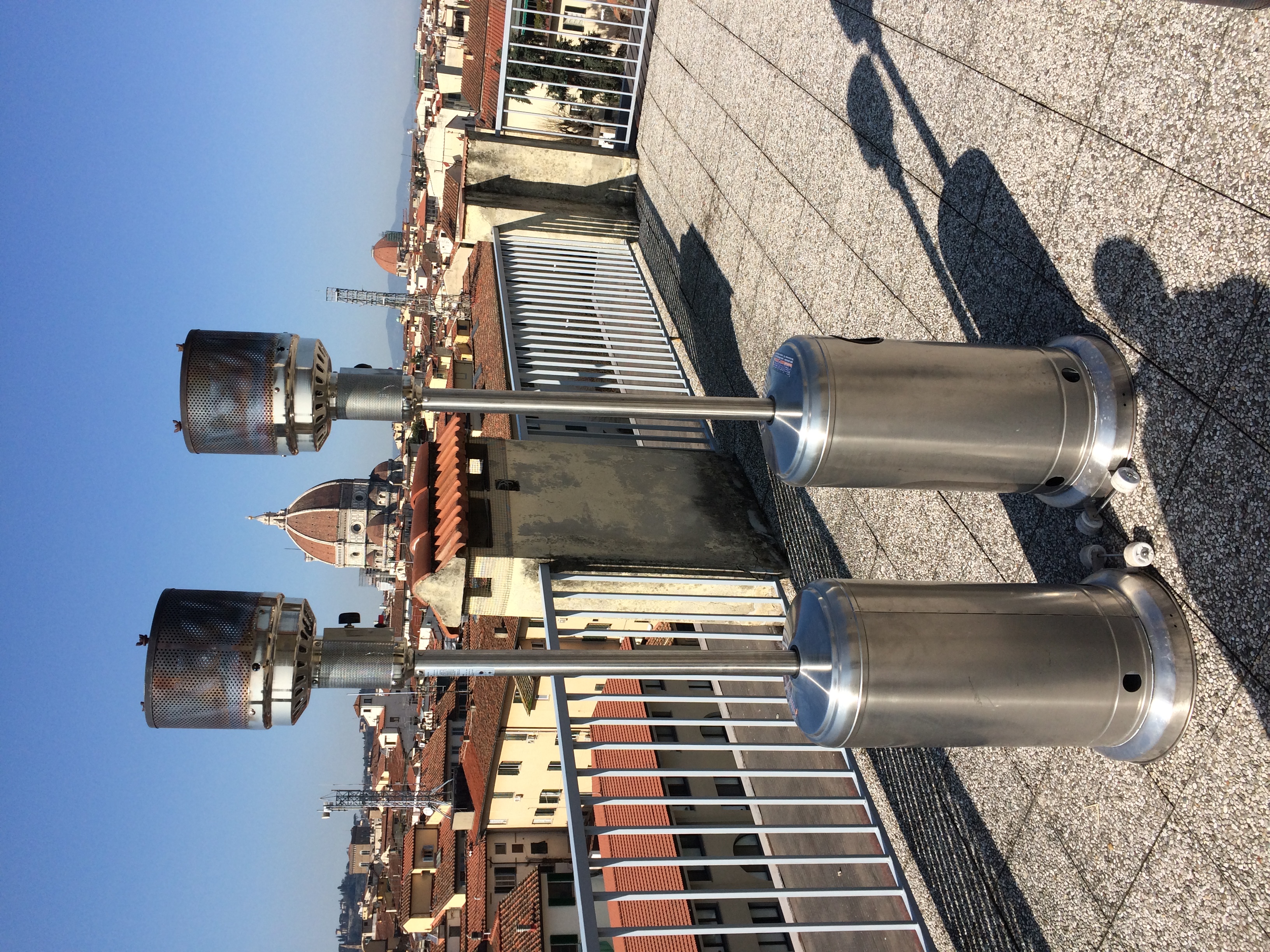 Il Fungo in acciaio Inox è un riscaldatore a GPL, con irraggiamento ad infrarossi in grado di generare 13 kW di potenza ed è utilizzato per piccoli o grandi ambienti.