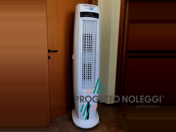 Brezza 170 è un raffrescatore evaporativo portatile capace di ridurre la temperatura percepita da 5°C/7°C circa con una gradevole ventilazione oscillante e regolabile.