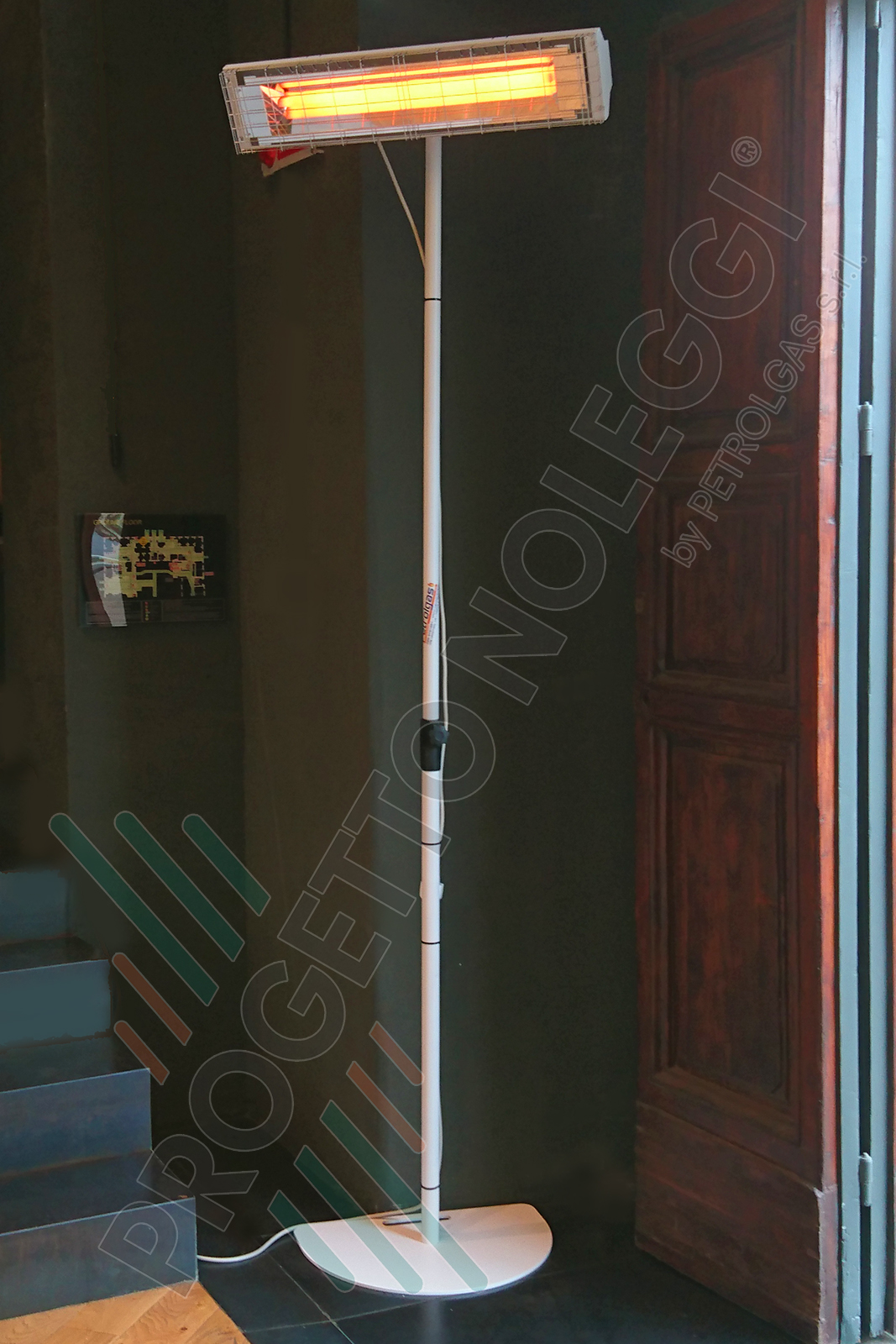 Grado OMV 1650 è una lampada innovativa a onda media che non emette luce ma riscalda in maniera pulita e sicura.