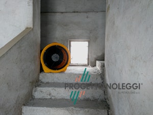 Master BL 8800 - Estrattore Soffiatore Master BL 8800 è un soffiatore professionale portatile utilizzato sovente in edilizia e nelle ristrutturazioni, oppure nei cantieri per l'aspirazione della polvere.