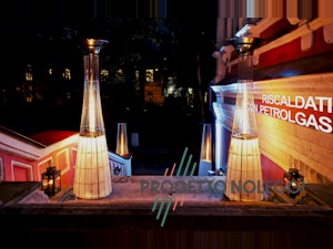 Italkero DolceVita Lightfire - Riscaldatore a gas DolceVita Lightfire è un riscaldatore a gas di assoluta eleganza e design, che unisce straordinarie capacità di calore a una luce soffusa e romantica.