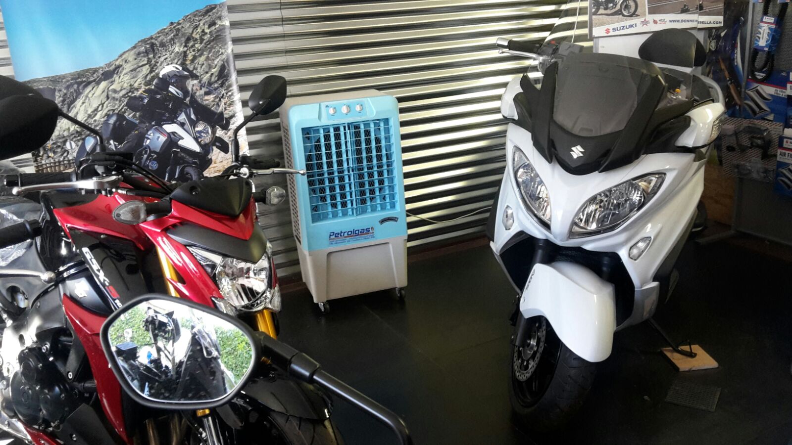 Free 3500 è un raffrescatore evaporativo portatile con doppio funzionamento, come ventilatori o come raffrescatori.