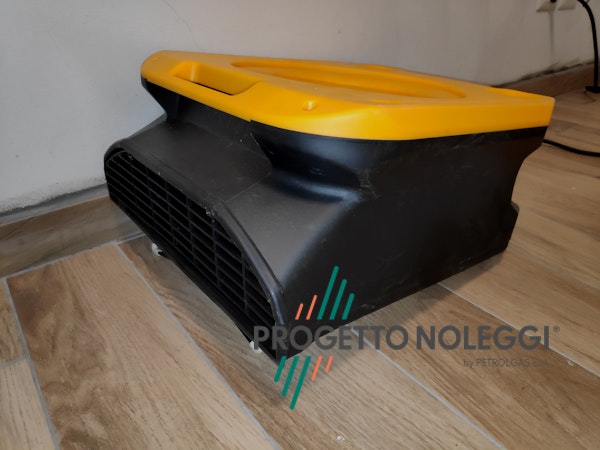 Utilizzo a pavimento - Ventilatore Master CDX 20 Il Master CDX 20 è un soffiatore professionale, portatile, mobile e silenzioso utilizzato per l'areazione e l'essiccazione di pavimenti.