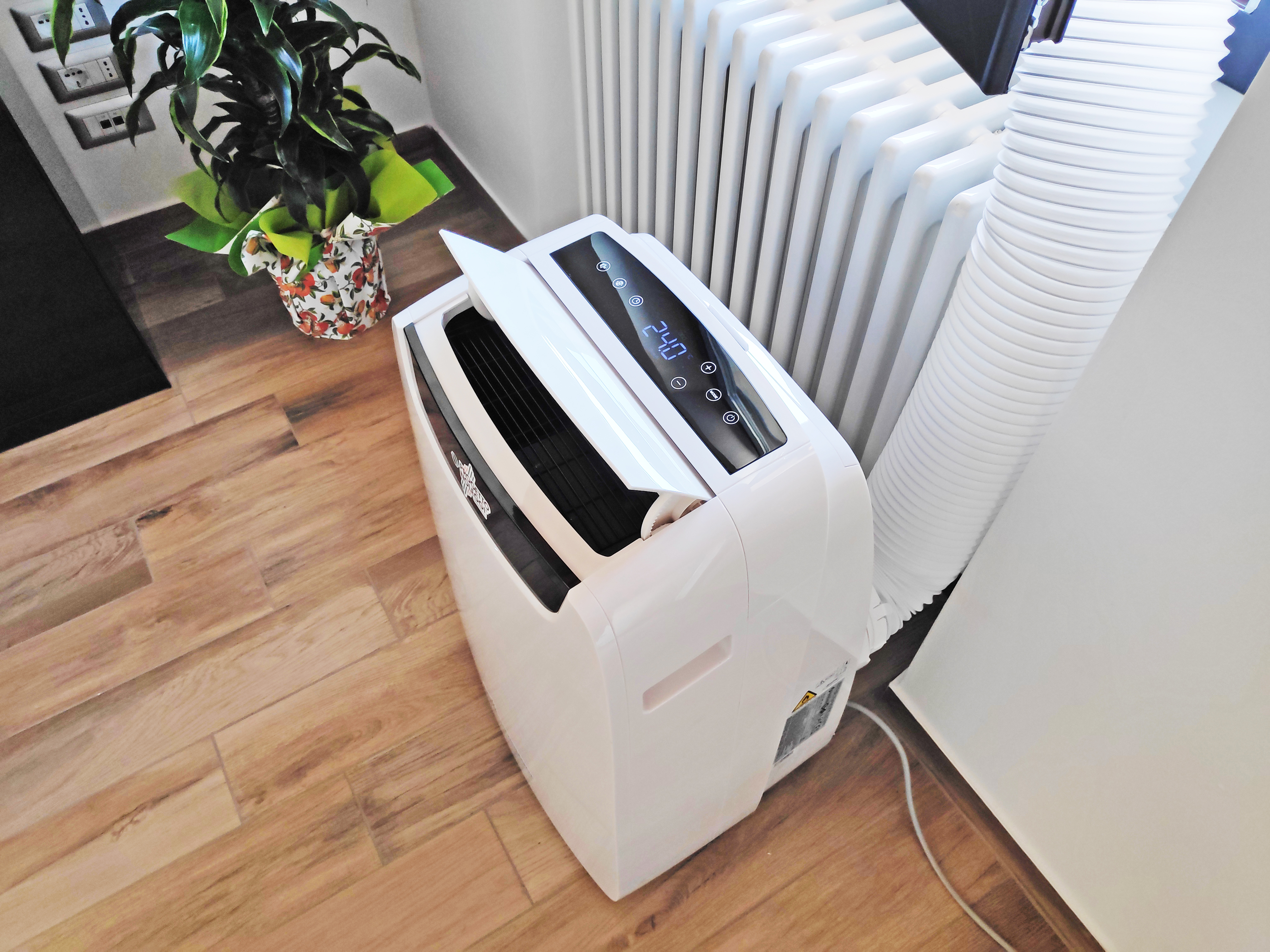 DOLCECLIMA Air Pro 14 è in climatizzatore portatile potente ed elegante per tutti gli ambienti