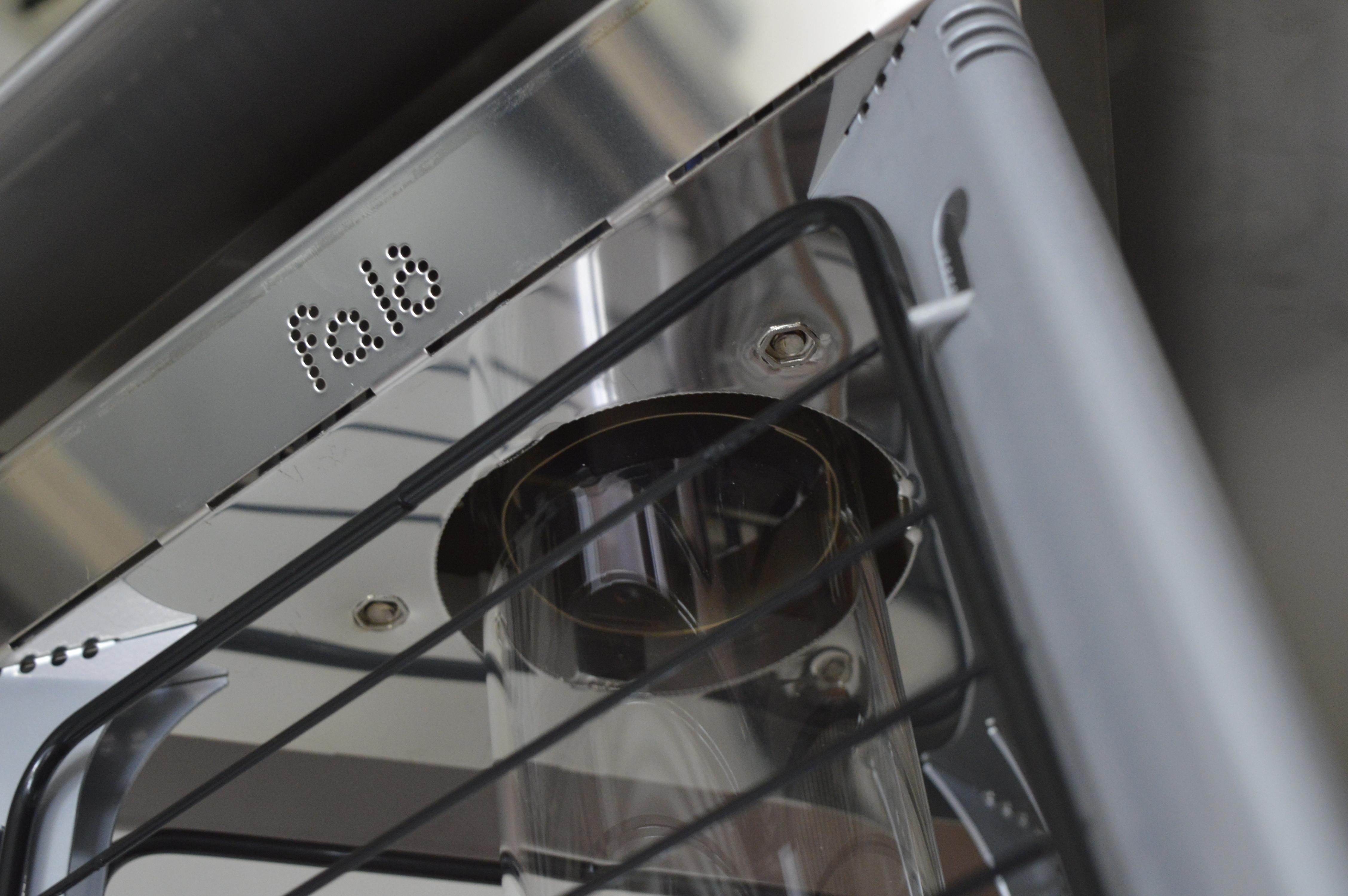 Un dettagglio del LuxyCalor Falò Evo, riscaldatore da esterni prodotto interamente in Italia.