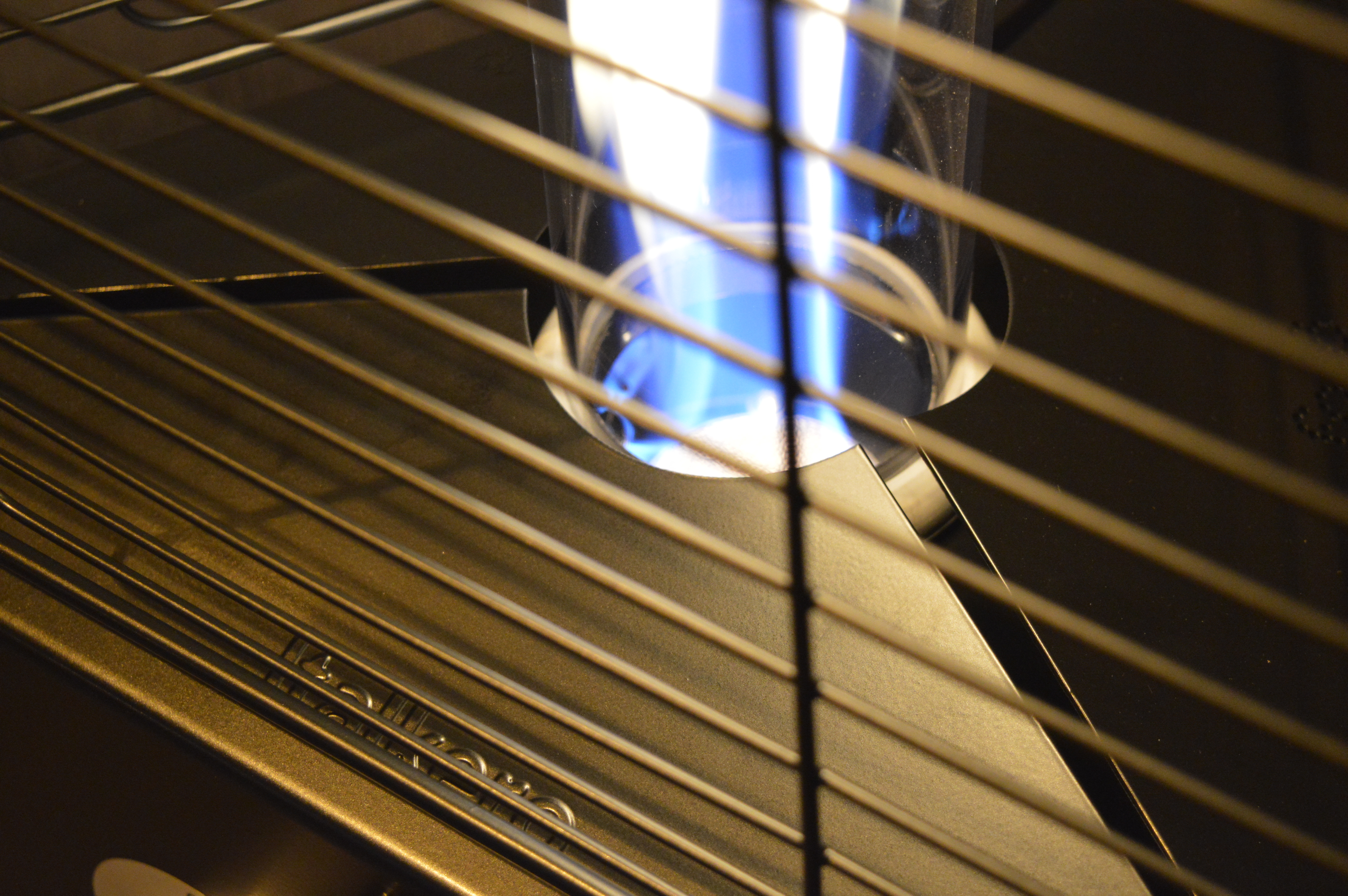 Un dettagglio del LuxyCalor Falò Evo, riscaldatore da esterni prodotto interamente in Italia.