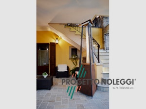 LuxuryCalor Falò Evo - Riscaldatore a gas - Ruggine Corten La LuxuryCalor Falò Evo crea una calda ed invitante atmosfera con un tocco di design e bellezza. Potenza 10 kW alimentato con bombole di GPL propano.