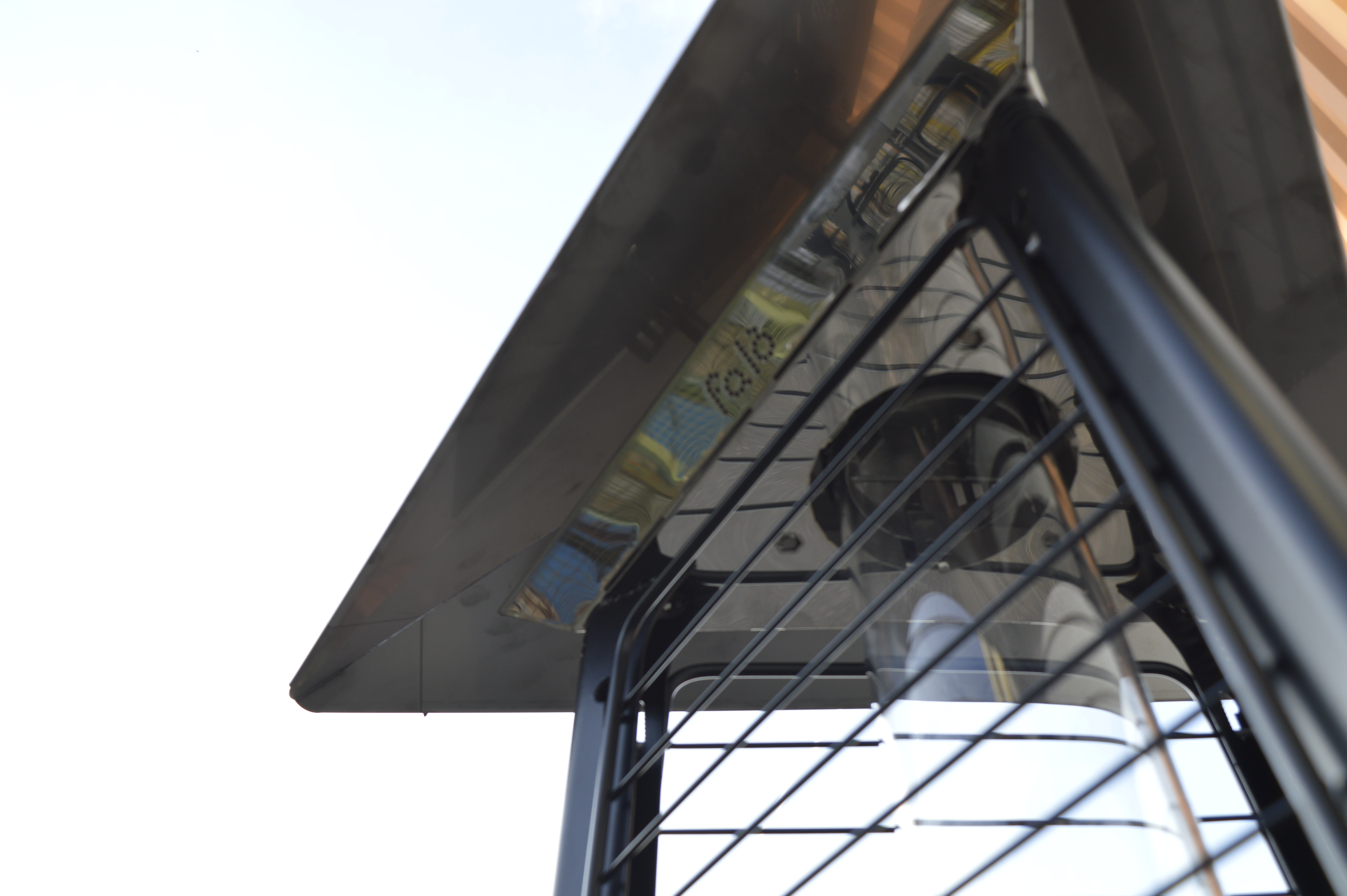 LuxuryCalor Falò Evo crea una calda ed invitante atmosfera con un tocco di design e bellezza. Potenza 10 kW alimentato con bombole di GPL propano.