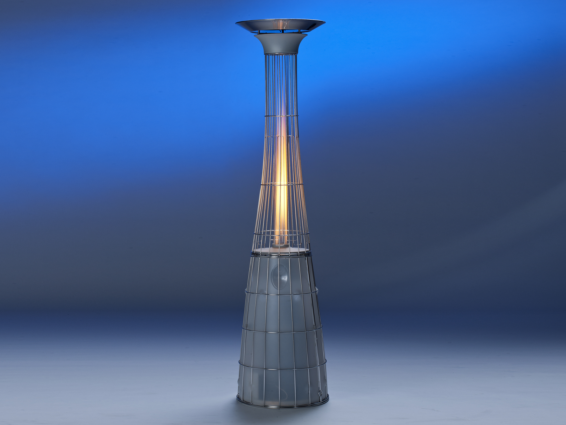 DolceVita Lightfire è un riscaldatore a gas di assoluta eleganza e design, che unisce straordinarie capacità di calore a una luce soffusa e romantica.