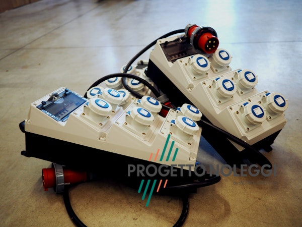 Quadri Elettrici Certificati Quadri Pentapolari o Monofase con vari gradi di protezione, dotati di Differenziali e Magnetotermici per sezionare le singole uscite.