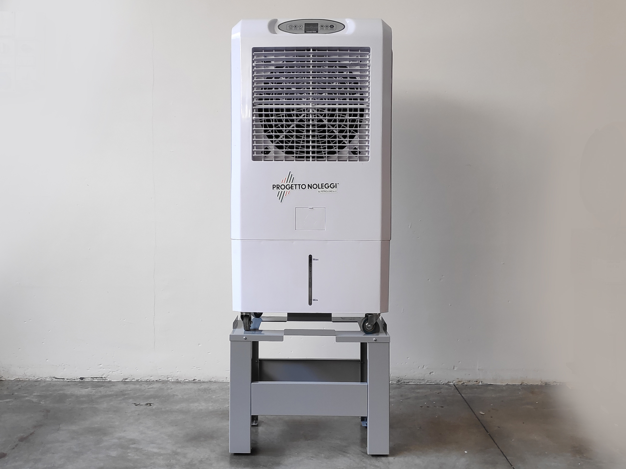 Master CCX 4.0 è un supporto per rialzare il raffrescatore ed avere una gettata d'aria che non dà fastidio a chi si trova nelle strette vicinanze.