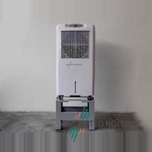 Supporto, Rialzo, Piedistallo - CCX 4.0 Master CCX 4.0 è un supporto per rialzare il raffrescatore ed avere una gettata d'aria che non dà fastidio a chi si trova nelle strette vicinanze.