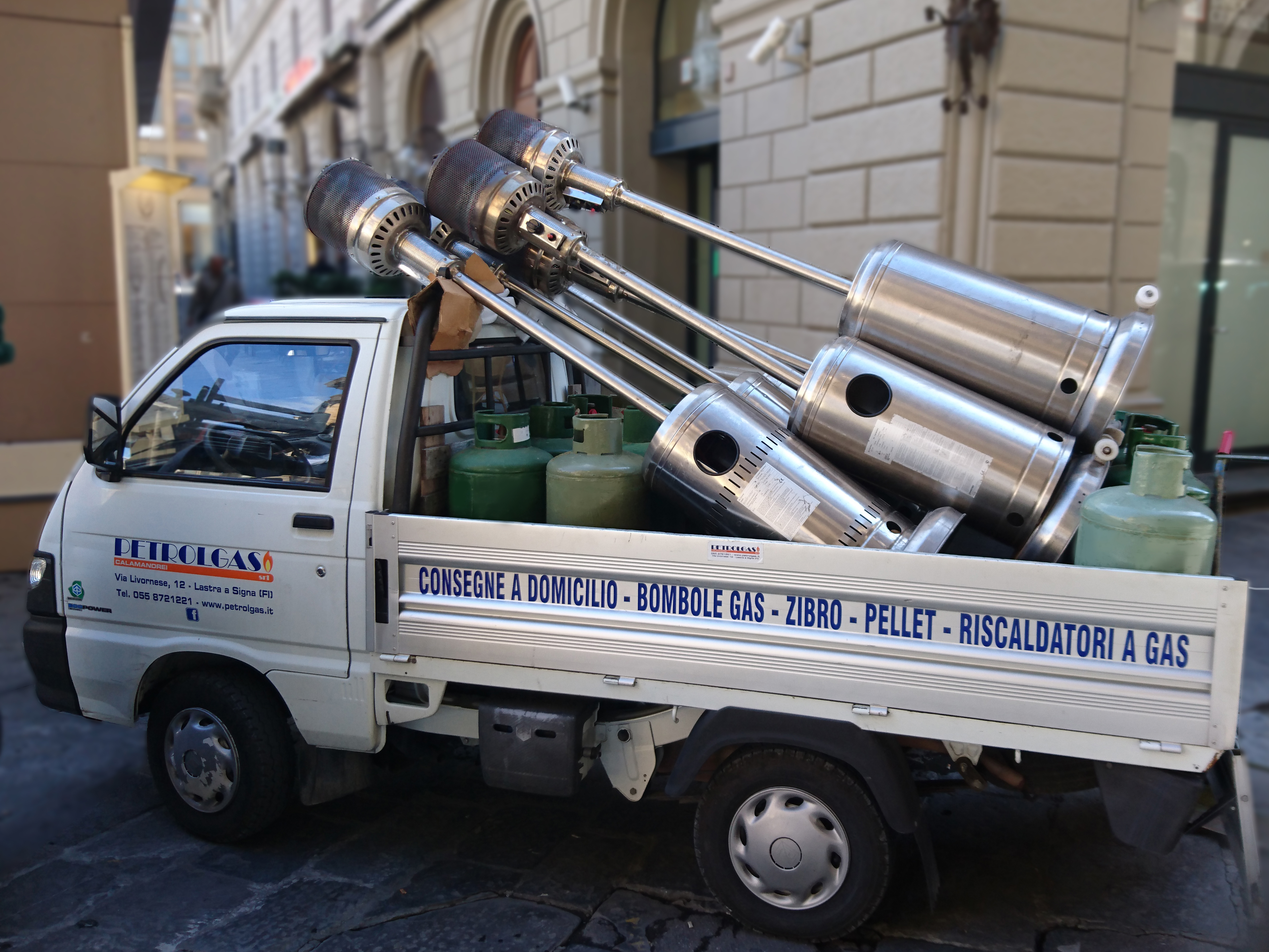 Penserà a tutto Petrolgas controllando il livello delle vostre bombole, in autonomia ce ne occuperemo noi, permettendovi di concentrarvi sulla vostra attività senza perdite di tempo e preoccupazioni.