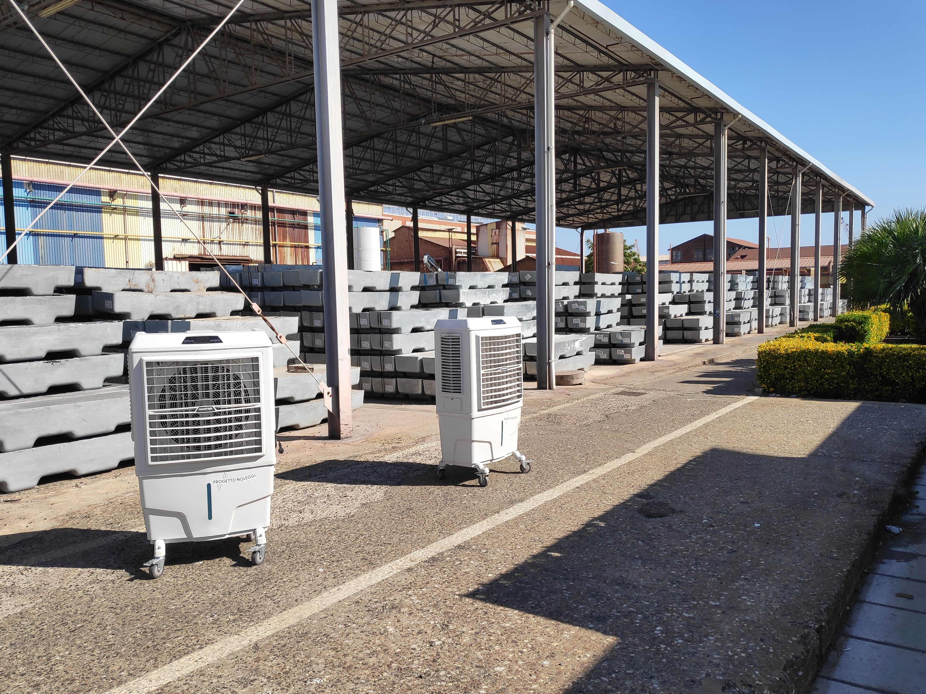 Master BC 80 è un raffrescatore evaporativo portatile che riesce a farvi risparmiare fino all'80% dell'energia rispetto ai tradizionali sistemi a gas