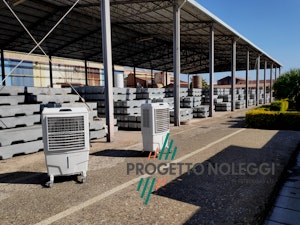 Master BC 80 - Raffrescatore Evaporativo Portatile Master BC 80 è un raffrescatore evaporativo portatile che riesce a farvi risparmiare fino all'80% dell'energia rispetto ai tradizionali sistemi a gas