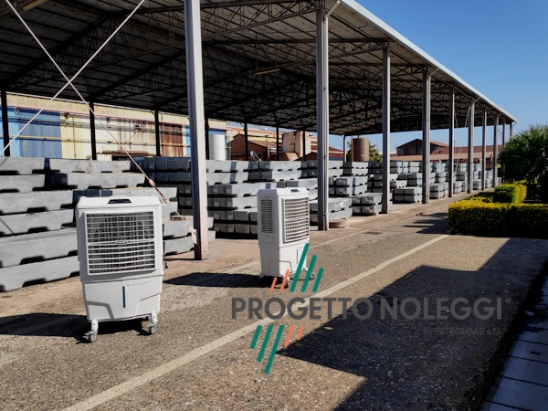 Master BC 80 - Raffrescatore Evaporativo Portatile Master BC 80 è un raffrescatore evaporativo portatile che riesce a farvi risparmiare fino all'80% dell'energia rispetto ai tradizionali sistemi a gas