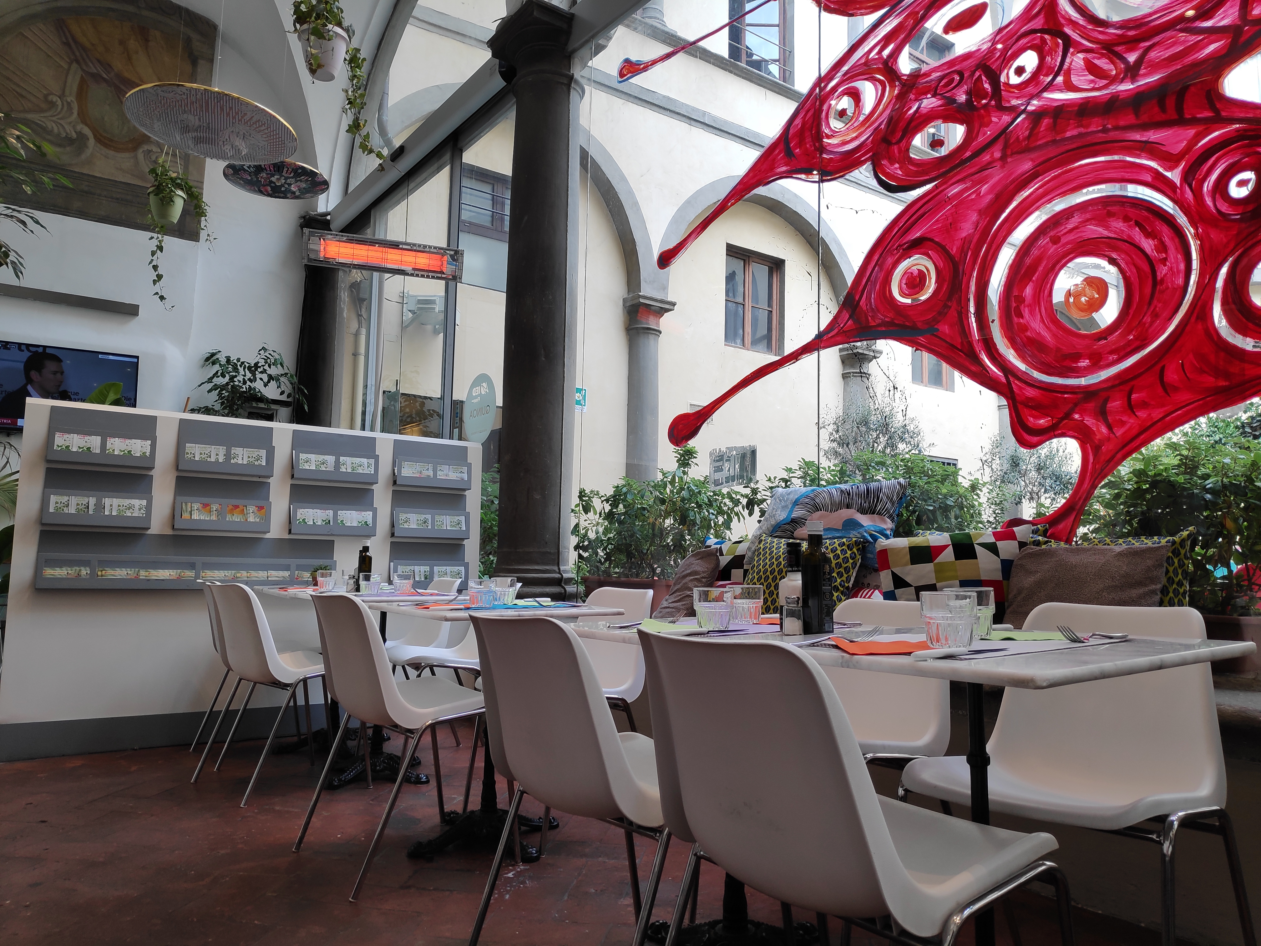 Grado OMV 2250 è una lampada innovativa a onda media che non emette luce ma riscalda in maniera pulita e sicura.