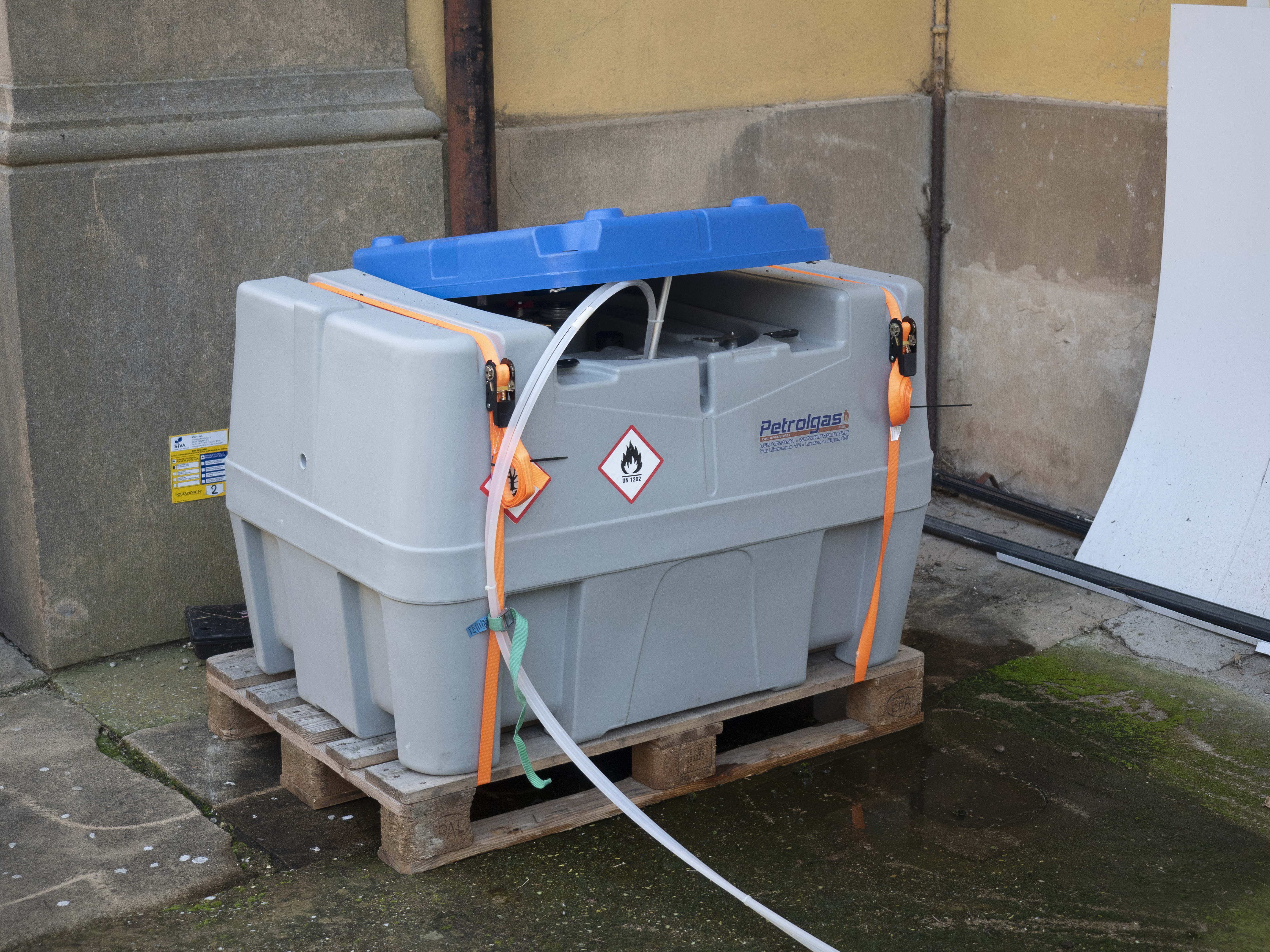 Progetto Noleggi offre cisterne leggere in polietilene per il trasporto di combustibili come Gasolio o Kerosene.