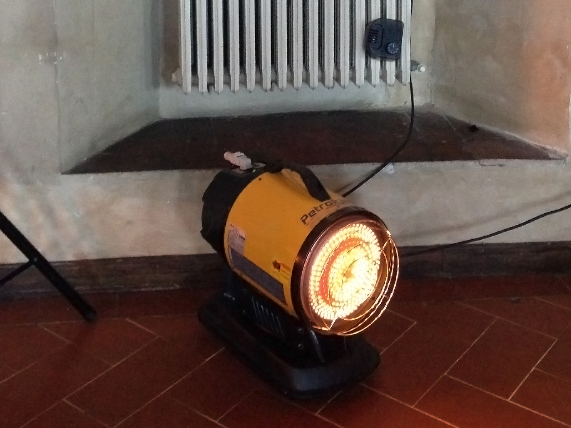 Il Master XL 61 riscalda per irraggiamento senza nessun spostamento d'aria con alta silenziosità. 