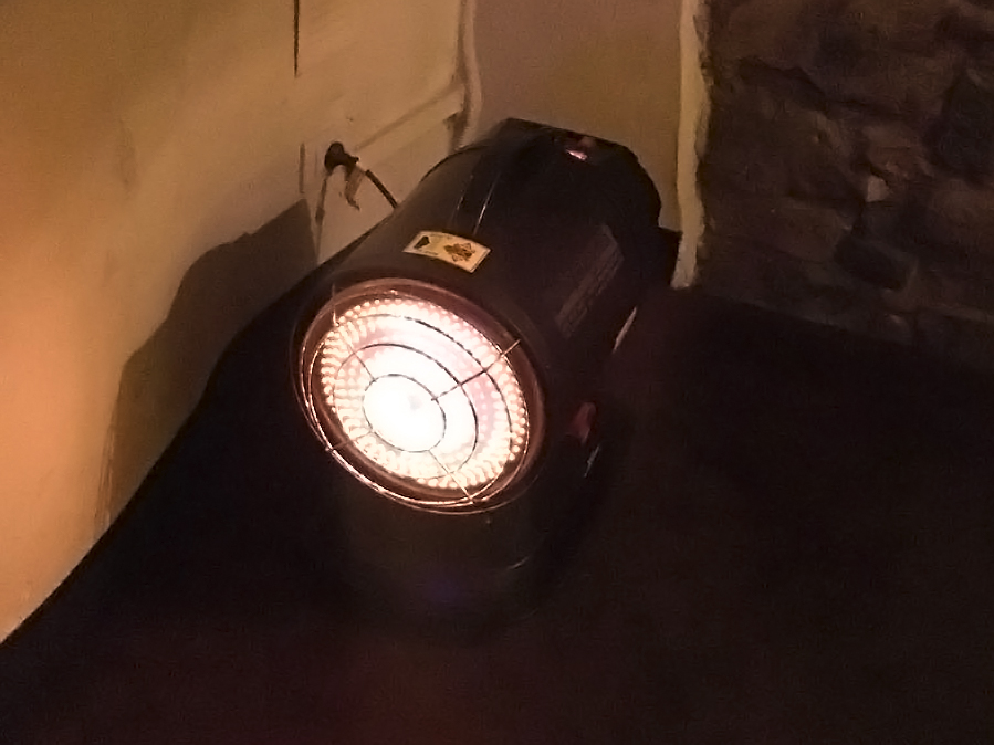 Il Master XL 61 riscalda per irraggiamento senza nessun spostamento d'aria con alta silenziosità. 