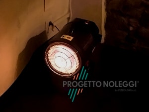 Master XL 61 - Riscaldatore a Gasolio a infrarossi Il Master XL 61 riscalda per irraggiamento senza nessun spostamento d'aria con alta silenziosità.