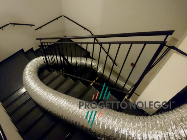 Tubi flessibili resistenti alle alte temperature - Installazioni Progetto Noleggi Installiamo tubi flessibili resistenti alle alte temperature, realizzati su misura sia in vendita sia in noleggio, installazione compresa.