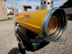 Master BV 170 - Generatore d'aria calda Indiretto Il Generatore d'aria calda a Gasolio Master BV 170 con canna fumaria per scarico dei fumi in verticale è perfetto per creare cicli chiusi di riscaldamento nella vostra struttura.