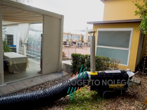 Master BV 170 - Generatore d'aria calda Indiretto Il Generatore d'aria calda a Gasolio Master BV 170 con canna fumaria per scarico dei fumi in verticale è perfetto per creare cicli chiusi di riscaldamento nella vostra struttura.