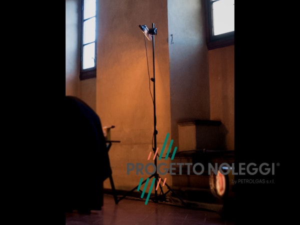 Treppiede per Lampade ad Infrarosso Progetto Noleggi aiuta nell'installazione di riscaldatori a infrarossi con