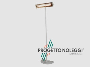 Progetto Noleggi aiuta nell'installazione di riscaldatori a infrarossi con le sue piantane a base piatta non regolabili di colore bianco.