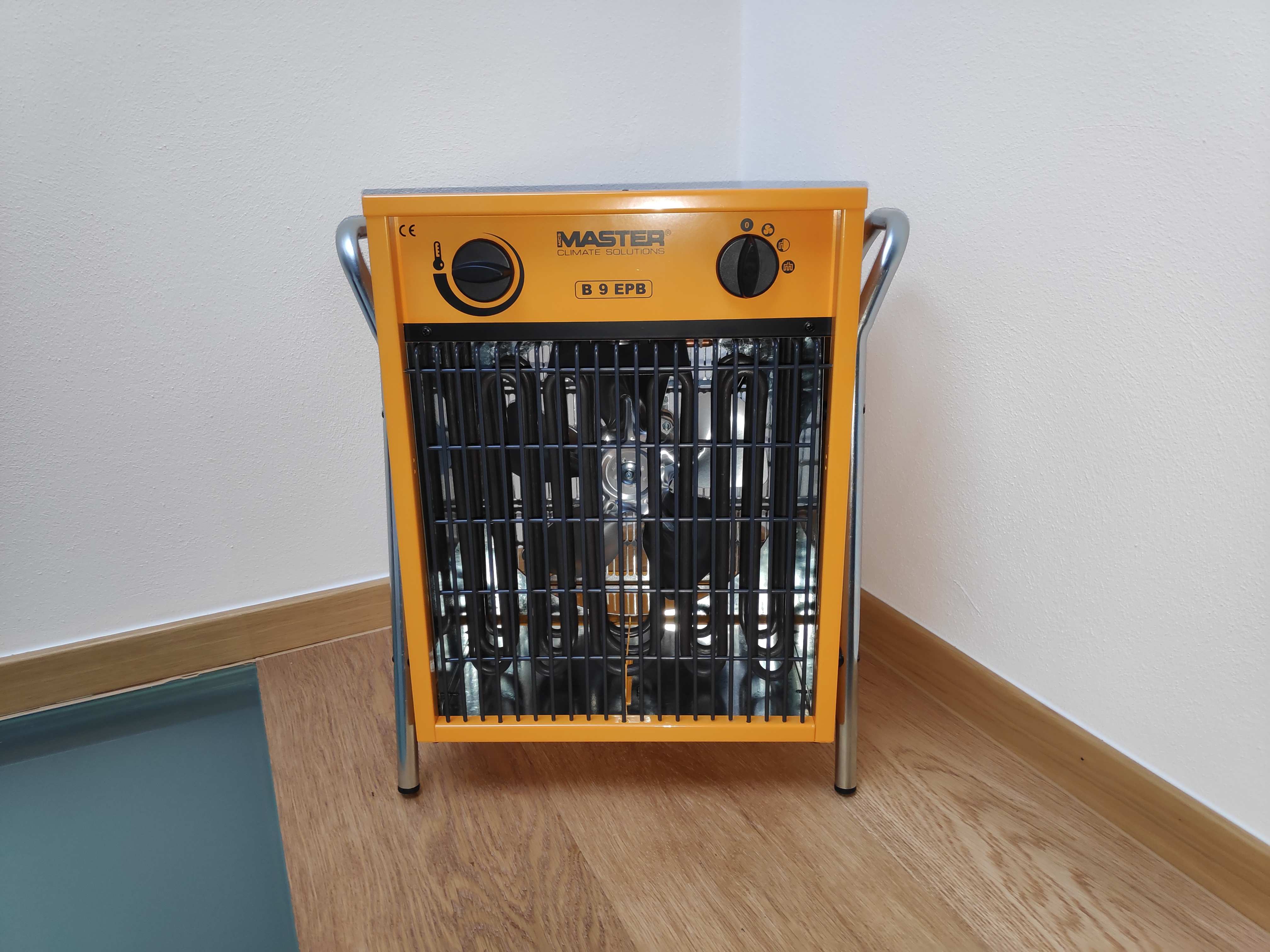 Il Generatore d' aria calda elettrico a espirazione Master B 9 è una soluzione compatta ed efficiente per riscaldare ambienti di ogni tipo.