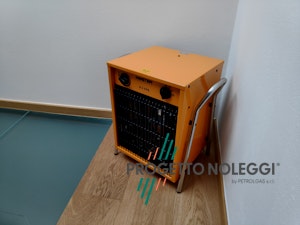 Master B 9 - Generatore d'aria calda elettrico Il Generatore d' aria calda elettrico a espirazione Master B 9 è una soluzione compatta ed efficiente per riscaldare ambienti di ogni tipo.