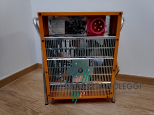 Master B 9 - Generatore d'aria calda elettrico Il Generatore d' aria calda elettrico a espirazione Master B 9 è una soluzione compatta ed efficiente per riscaldare ambienti di ogni tipo.