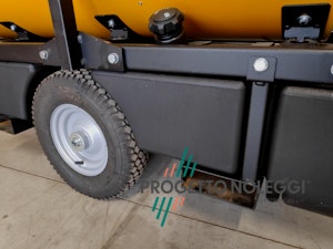 Ruote pneumatiche per facilitare gli spostamenti - Master BV 500 CR Dettaglio del Master BV 500, un generatore d'aria calda professionale con le migliori prestazioni sul mercato.