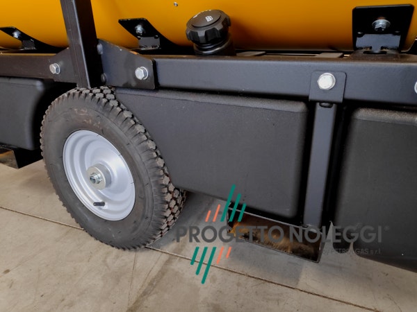 Ruote pneumatiche per facilitare gli spostamenti - Master BV 500 CR Dettaglio del Master BV 500, un generatore d'aria calda professionale con le migliori prestazioni sul mercato.
