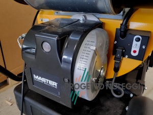 Bruciatore Riello con serranda dell'aria regolabile - Master BV 500 CR Dettaglio del bruciatore del Master BV 500, un generatore d'aria calda professionale con le migliori prestazioni sul mercato.