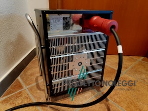 Master B 9 Black Edition - Generatore d'aria calda elettrico Solo progetto Noleggi offre il generatore d'aria calda elettrico Master B9 Black Edition , di colore nero opaco