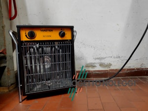 Master B 9 Black Edition - Generatore d'aria calda elettrico Solo progetto Noleggi offre il generatore d'aria calda elettrico Master B9 Black Edition , di colore nero opaco