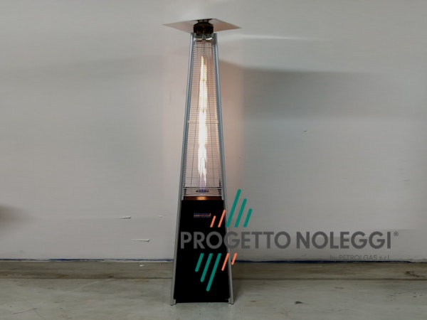 Italkero Niklas Totem è un riscaldatore a gas elegante e potente, perfetto per spazi esterni di locali, giardini e dehors