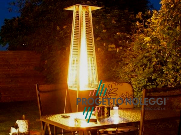 Italkero Niklas Totem - Riscaldatore a gas di design Italkero Niklas Totem è un riscaldatore a gas elegante e potente, perfetto per spazi esterni di locali, giardini e dehors