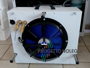 Master ACT 7 - Unità esterna del condizionatore Progetto Noleggi installa con velocità ed efficienza le unità esterne per condizionatori professionali come il Master ACT 7