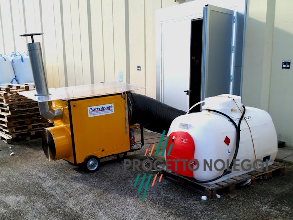 Master BV 470 - Generatore d'aria calda indiretto Master BV 470 è un generatore d'aria calda con bruciatore di ottima qualità e bassi consumi di gasolio, disponibile per il noleggio e il trasporto da Progetto Noleggi