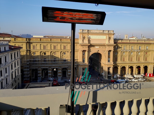 Sol 1900 - Riscaldatore a infrarosso nero opaco Progetto Noleggi noleggia e installa riscaldatori a infrarosso come Sol 1900, anche in versione nero opaco