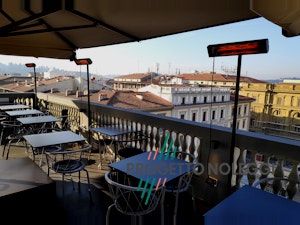 Sol 1900 - Riscaldatore a infrarosso nero opaco Progetto Noleggi noleggia e installa riscaldatori a infrarosso come Sol 1900, anche in versione nero opaco